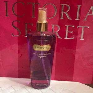 Be seduced raspberry cream & sultry musk fragrance